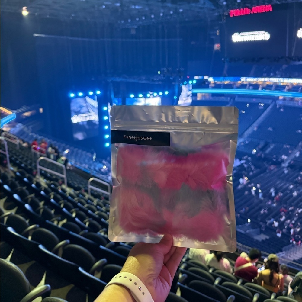 BIGBANG G-DRAGON Ubermensch Official MD LIGHT STICK CRADLE COVER Colorful Tour
